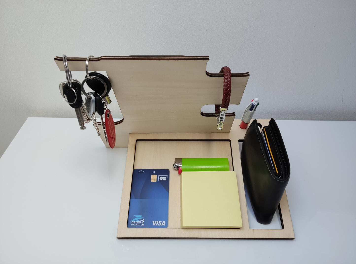 Station de rangement d'objets journaliers